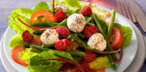 Salade-Rose-Comté-jeune-pommes-betteraves-framboises